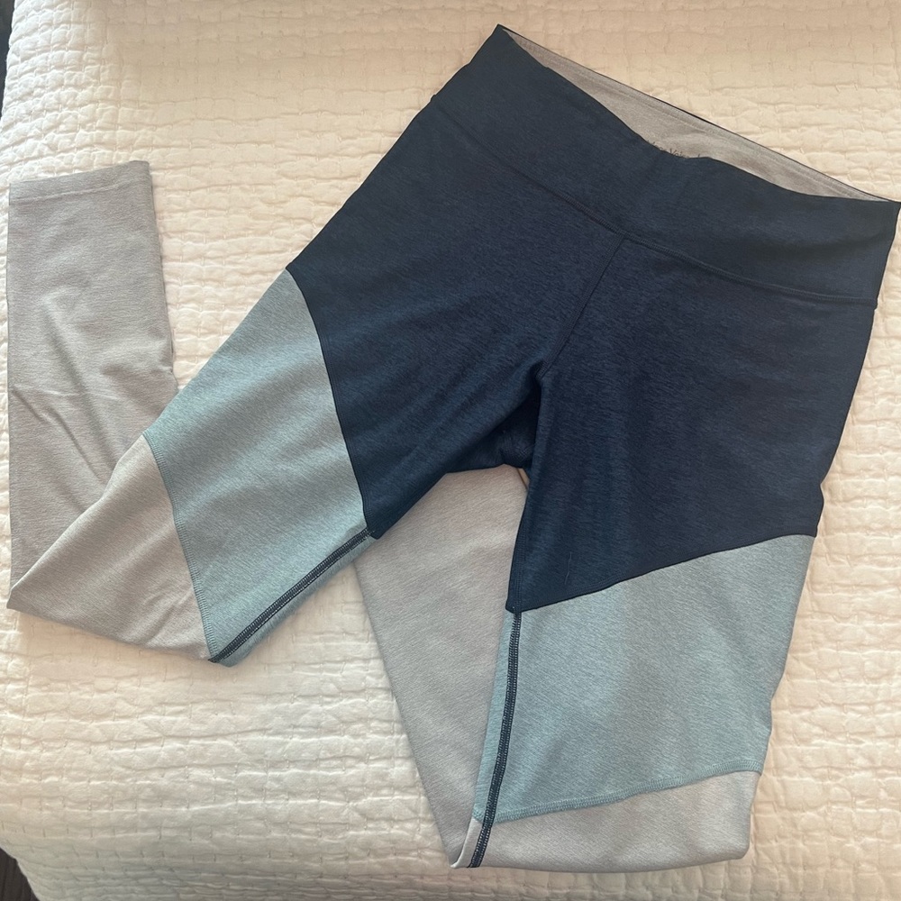 Outdoor Voices 7/8 Spring leggings in navy, bluegrass and cloud
